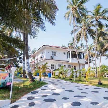 White House In Goa, Truly Amazing Experience Acomodação com café da manhã Saligao Exterior foto