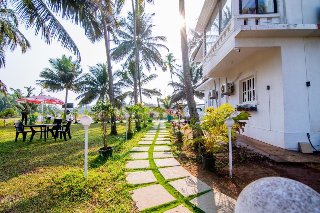 White House In Goa, Truly Amazing Experience Acomodação com café da manhã Saligao Exterior foto