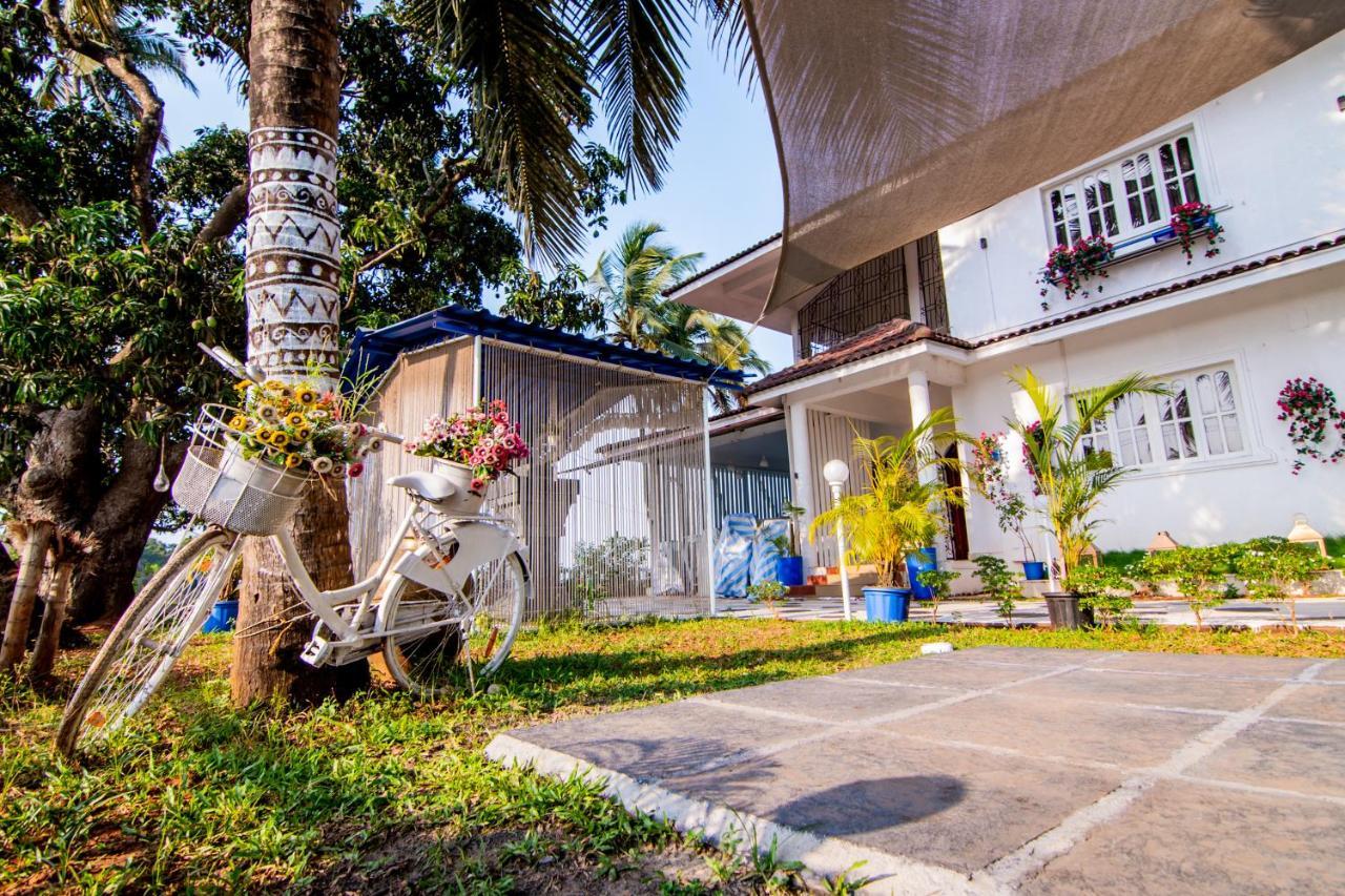 White House In Goa, Truly Amazing Experience Acomodação com café da manhã Saligao Exterior foto