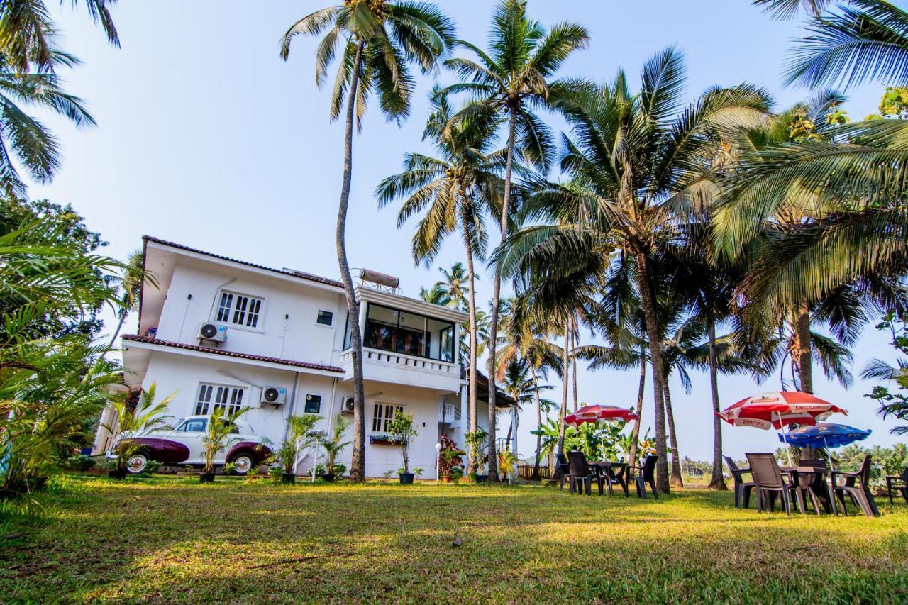 White House In Goa, Truly Amazing Experience Acomodação com café da manhã Saligao Exterior foto