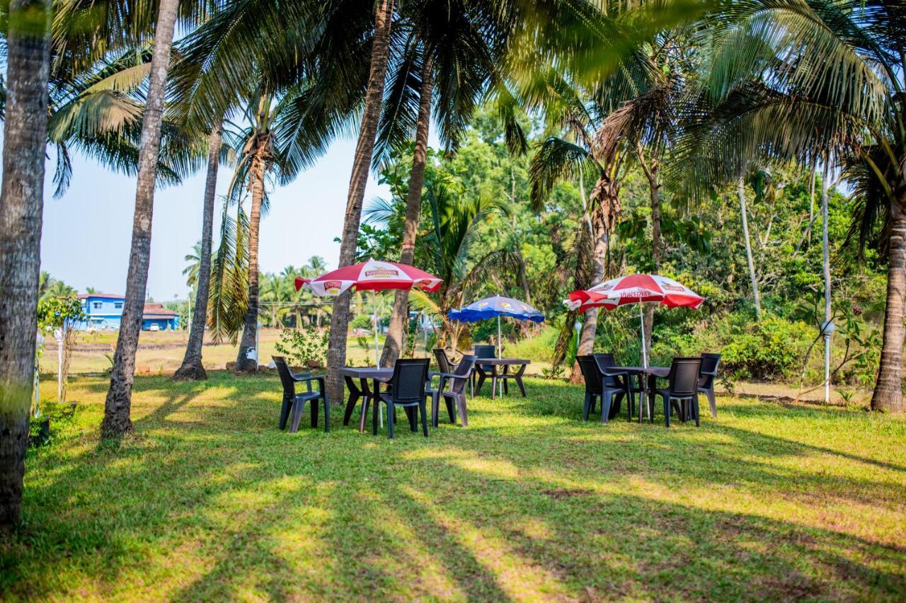 White House In Goa, Truly Amazing Experience Acomodação com café da manhã Saligao Exterior foto